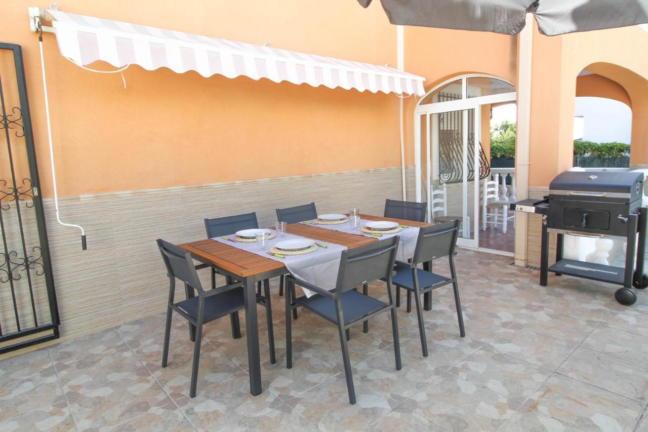Great Villa, Sea Views, 20 Secs Walk To The Beach, Bbq, 9 People, 5 Mins Car From Alicante City Center, Sailing Club 3 Mins Walk Dış mekan fotoğraf